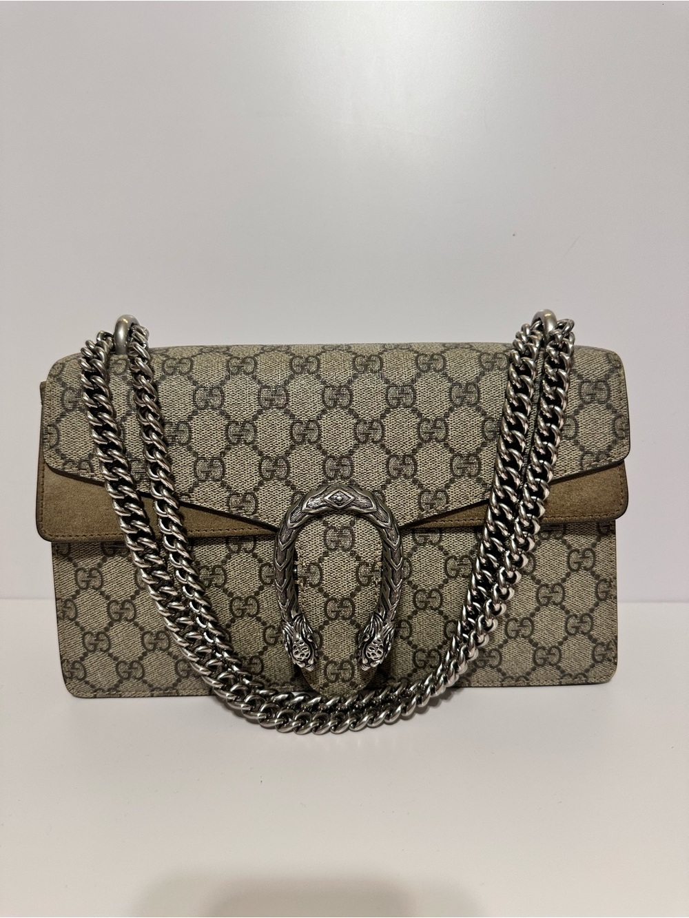 Gucci ❤️🌟GG Supreme Dionysus Shoulder Bag with Silver Hardware ⭐️